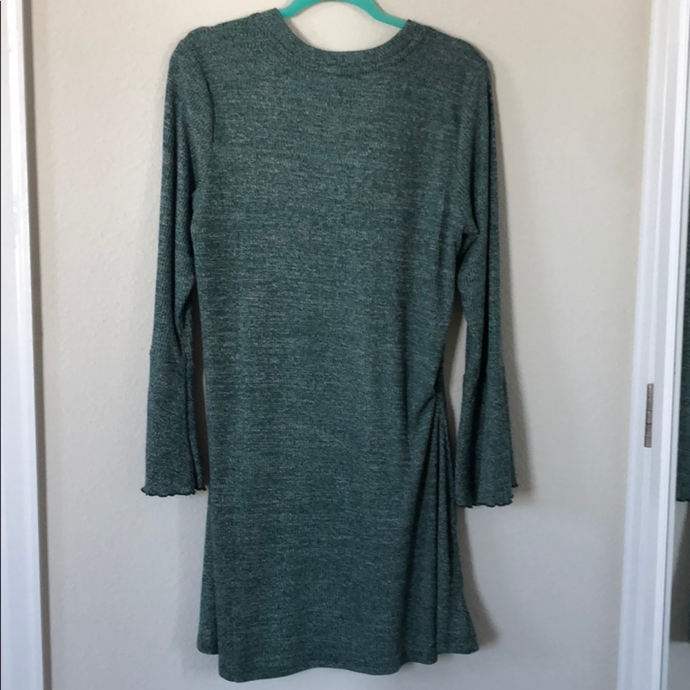 Green long sleeve dress